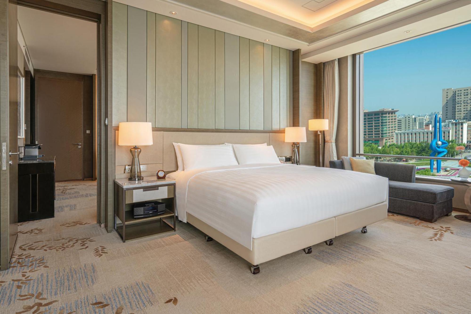 Shangri-La Jinan Bagian luar foto