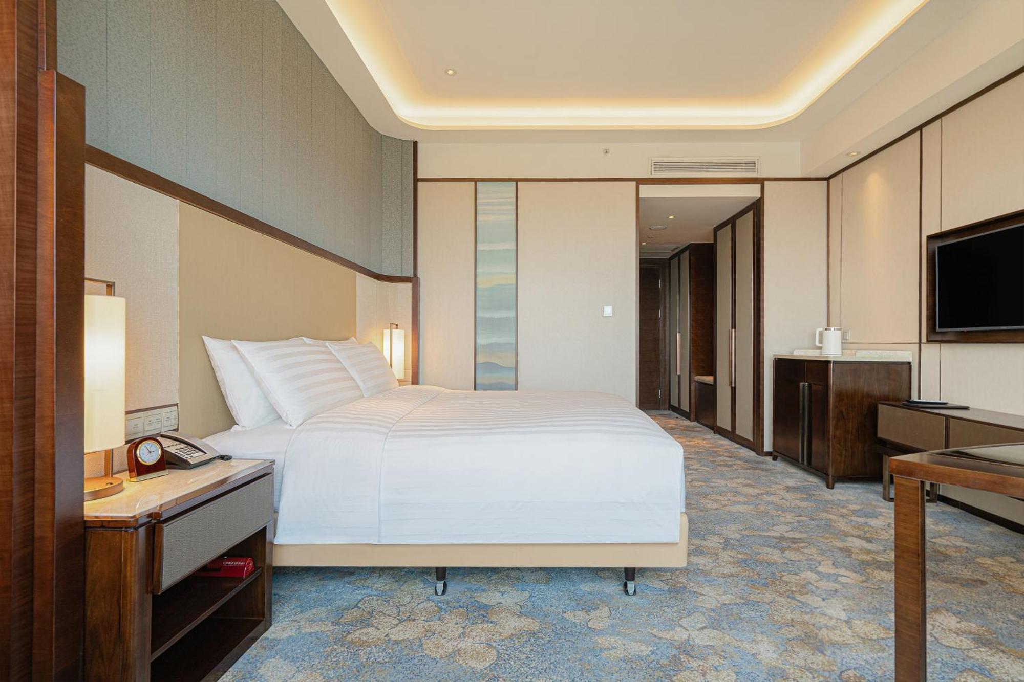 Shangri-La Jinan Bagian luar foto